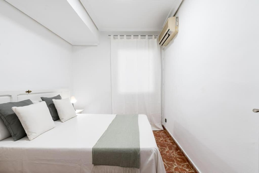 Santa Justa Urban Apartment Sevilla Kültér fotó
